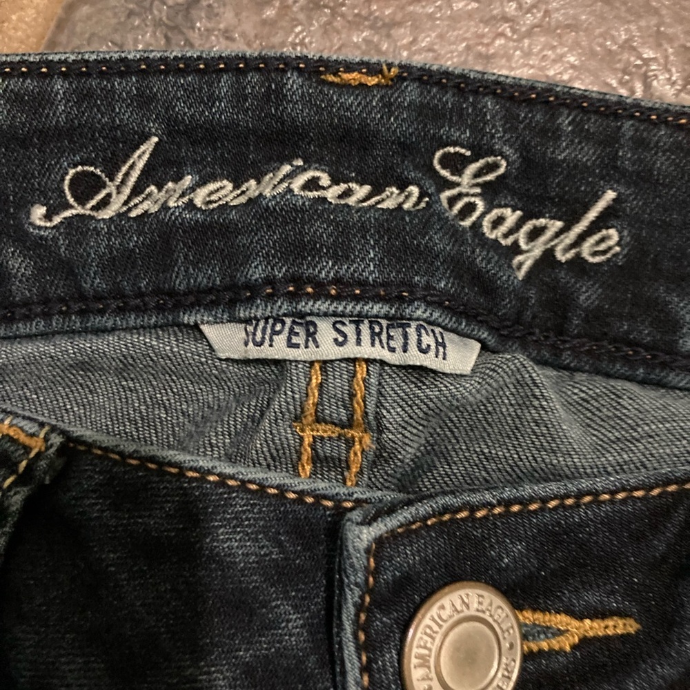 American Eagle Favorite Boyfriend Style Jeans Size 2 - Picture 3 of 12